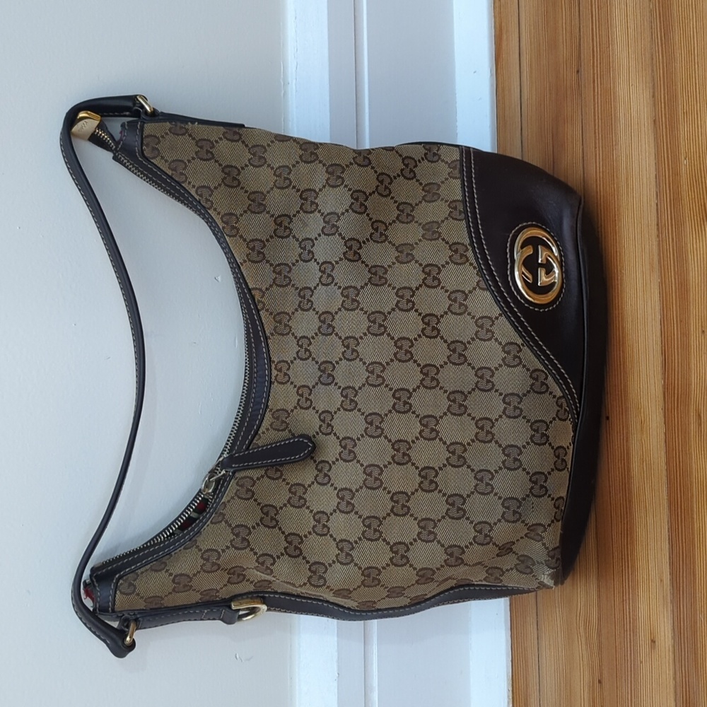 Vintage Gucci GG Canvas Abbey Hobo – Y2K Era Classic